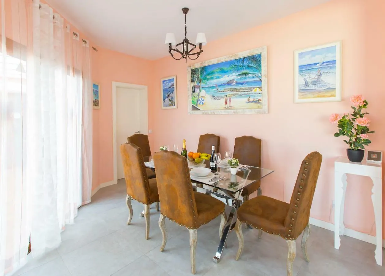 Holiday home Villa Bella Lucia 3. Piscina Climatizada, Wifi, Bbq. Corralejo