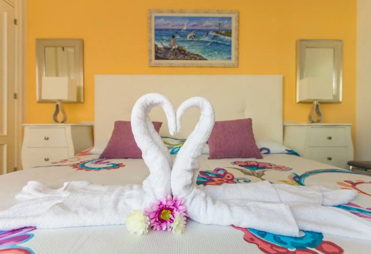 Villa Bella Lucia 3. Piscina Climatizada, Wifi, Bbq. Corralejo