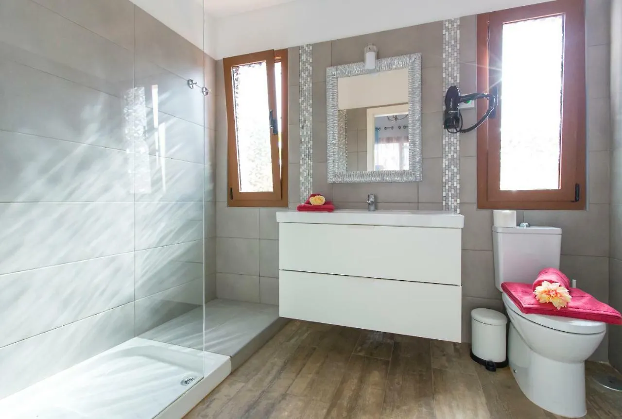 Holiday home Villa Bella Lucia 3. Piscina Climatizada, Wifi, Bbq. Corralejo Spain